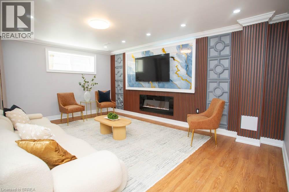 61 LESLIE Avenue - 25