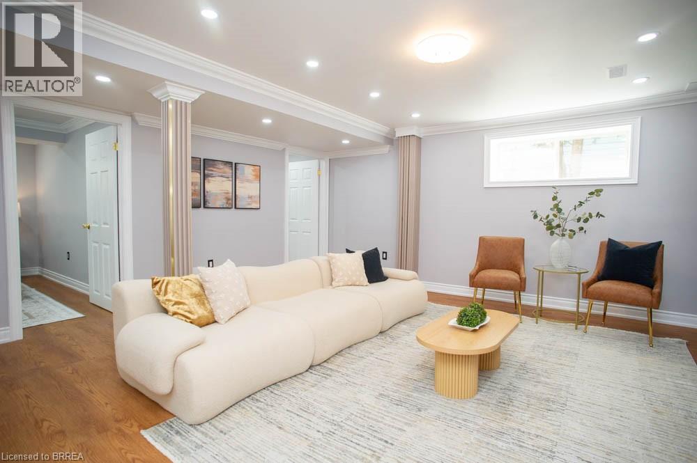 61 LESLIE Avenue - 26