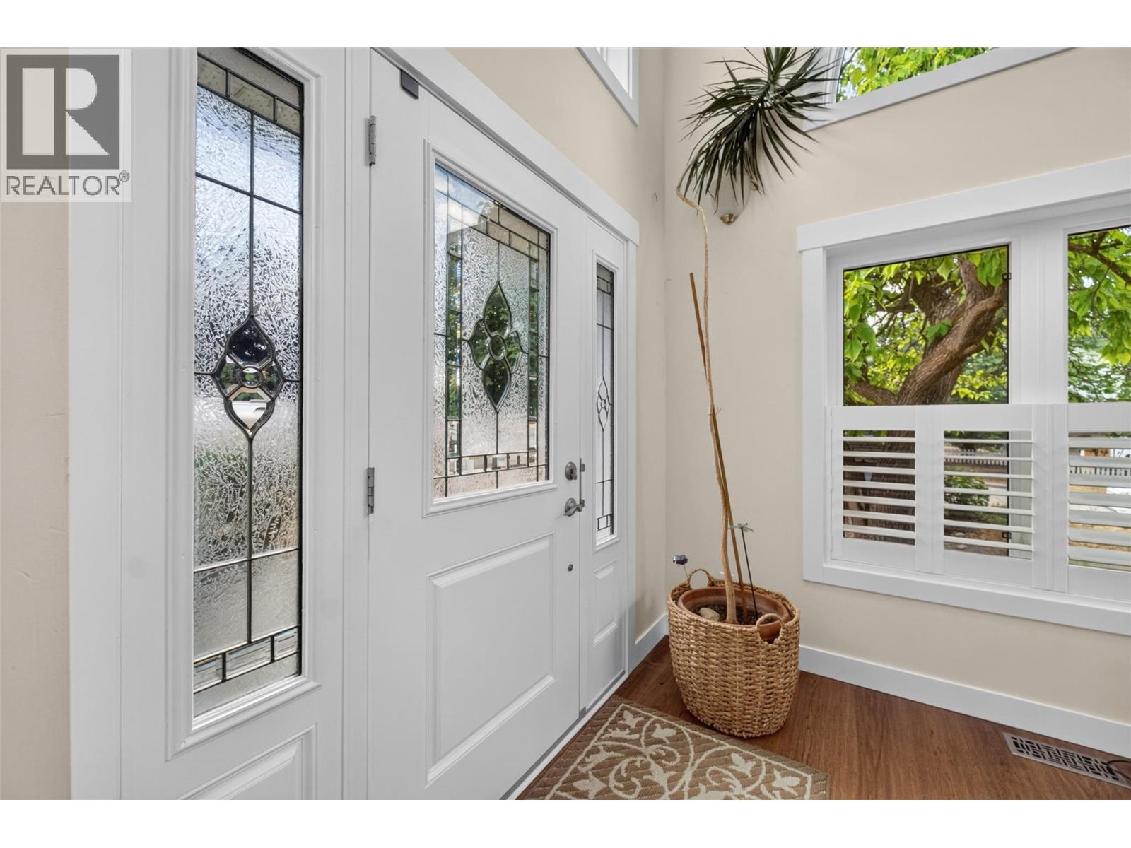 1803 37 Avenue - 12