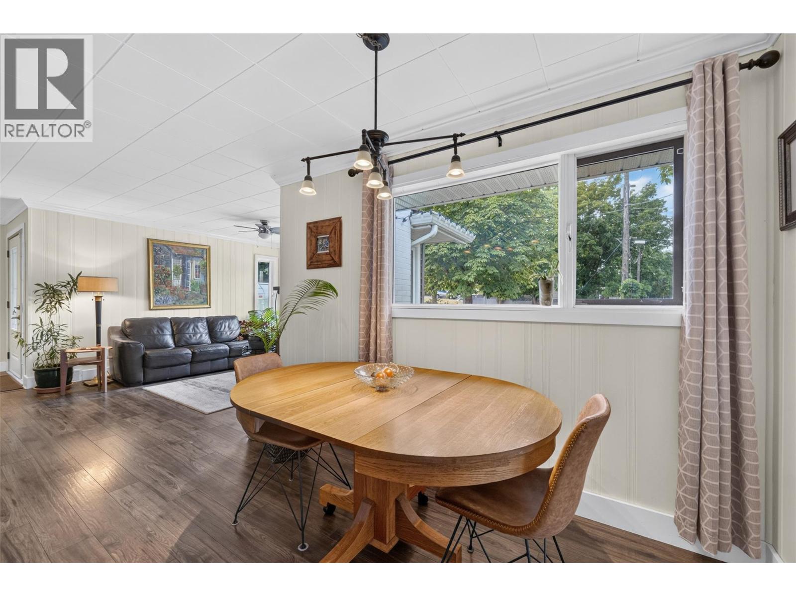 1803 37 Avenue - 34