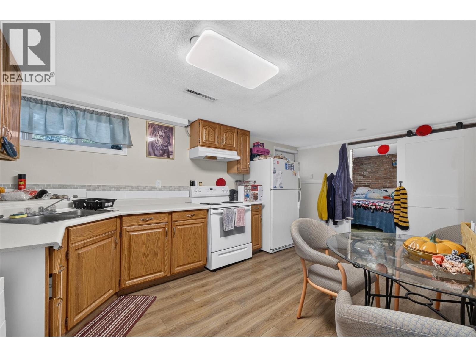 1803 37 Avenue - 47