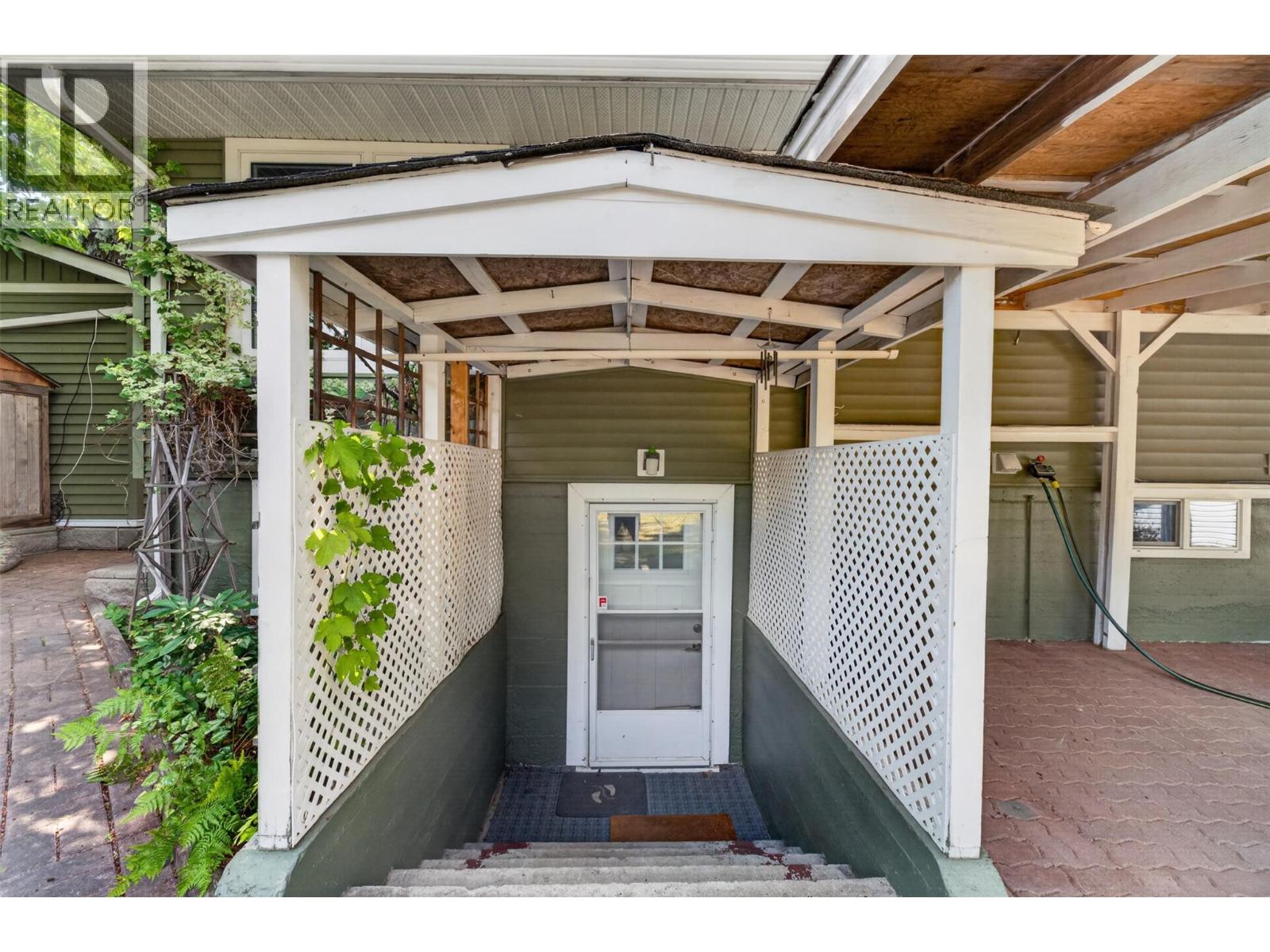 1803 37 Avenue - 43