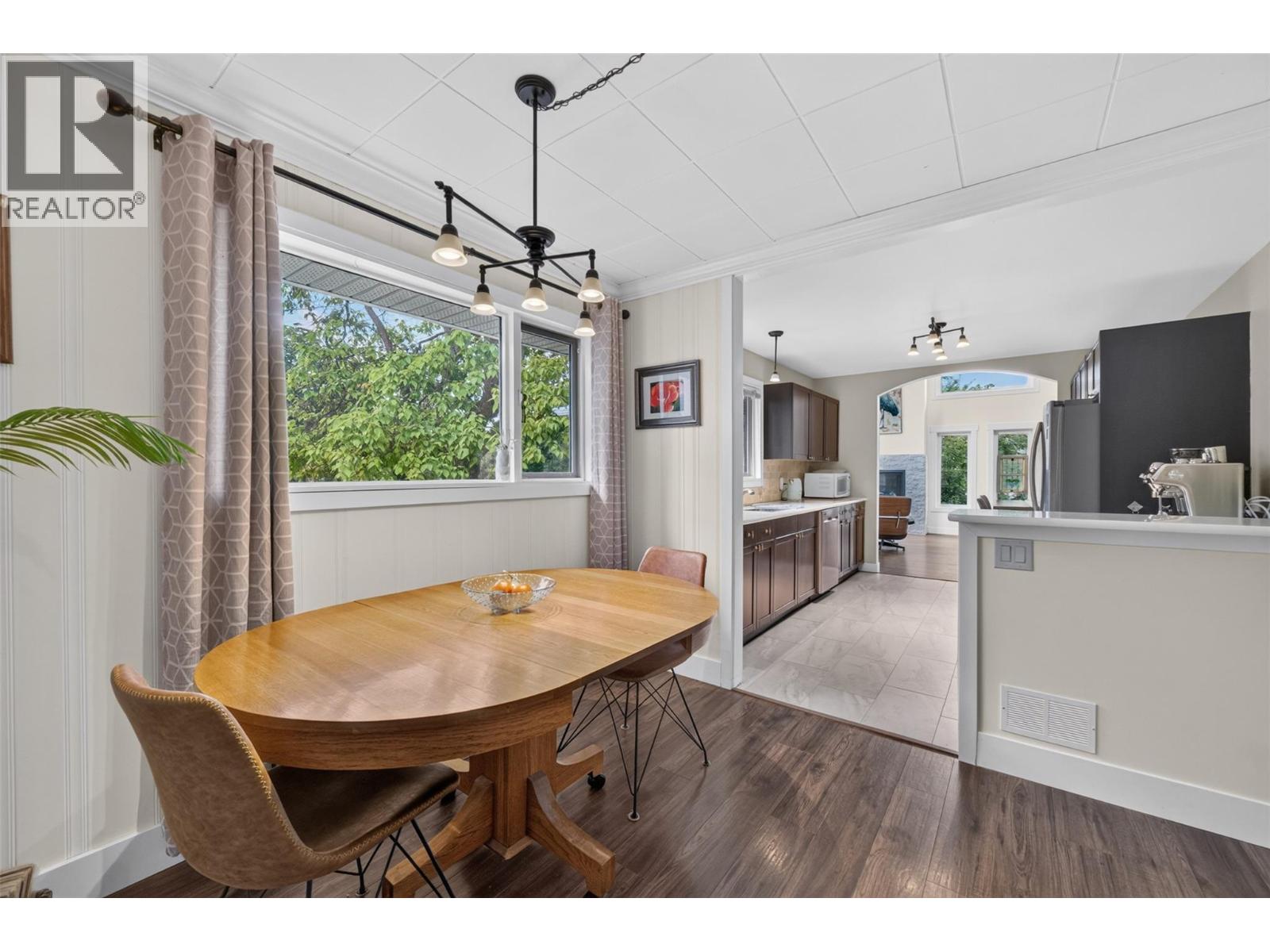 1803 37 Avenue - 35