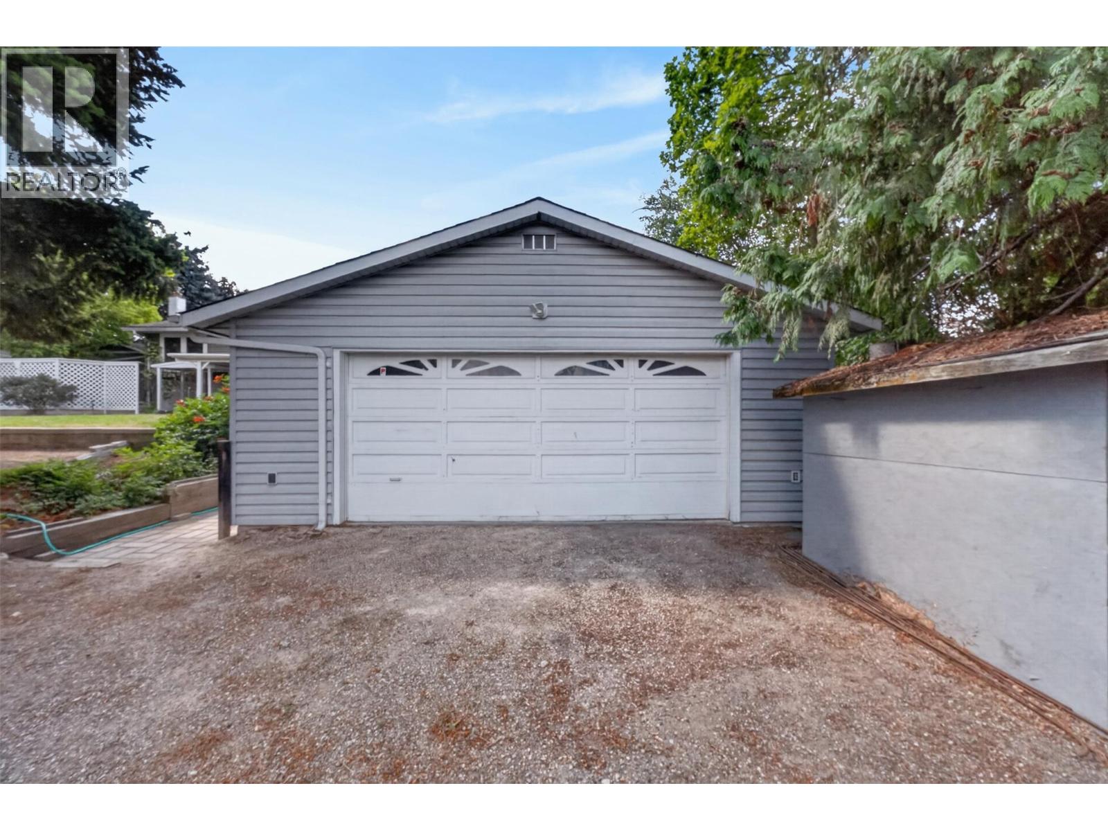 1803 37 Avenue - 64
