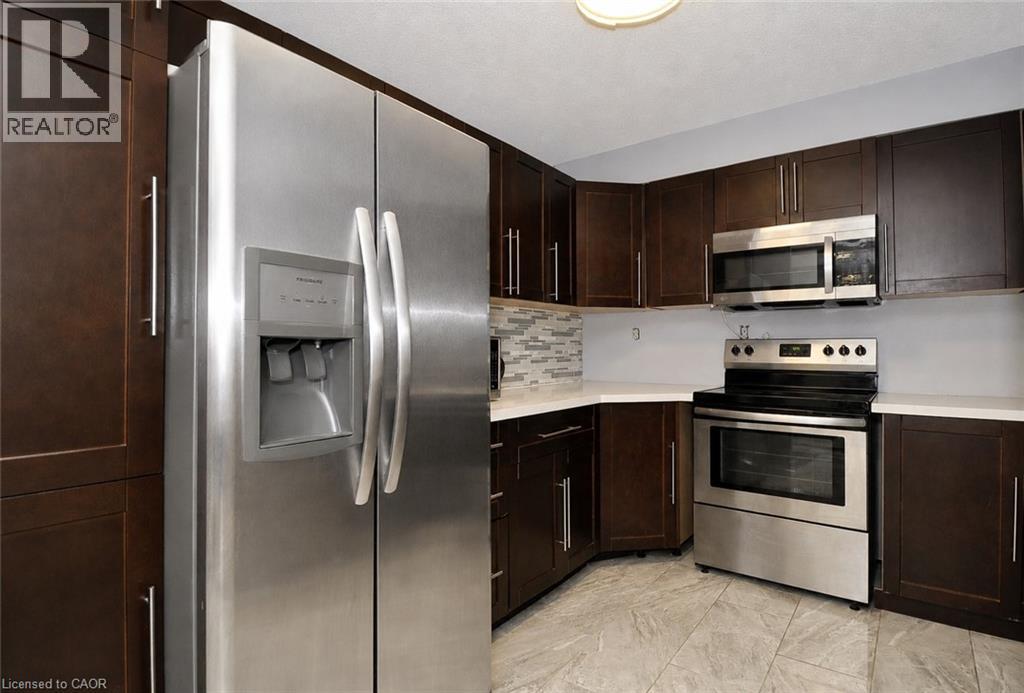 #105 3227 E KING Street E - Image 4