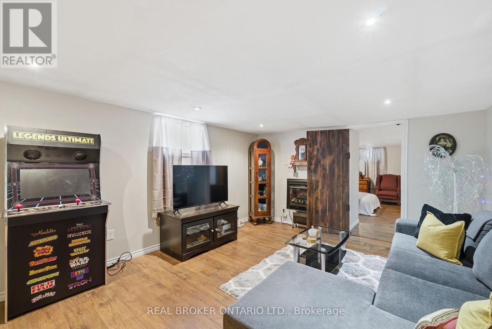 1157 LAKESHORE ROAD - 18