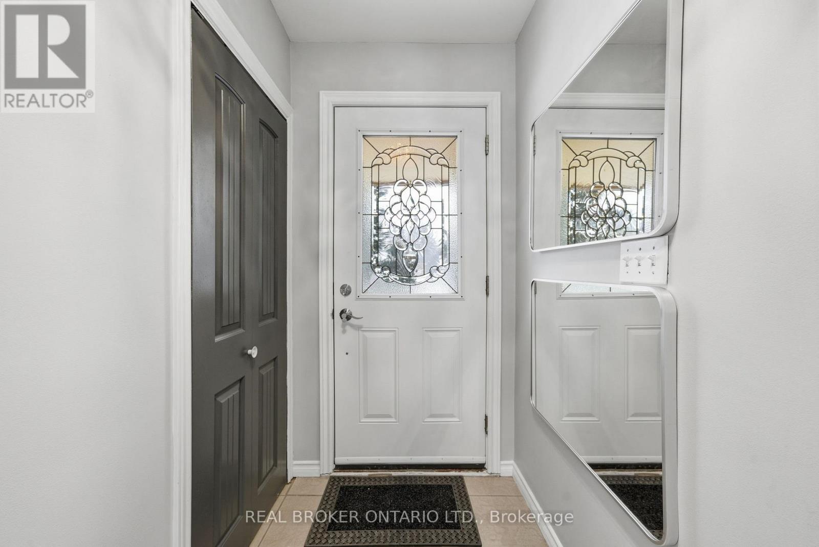 1157 LAKESHORE ROAD - 3