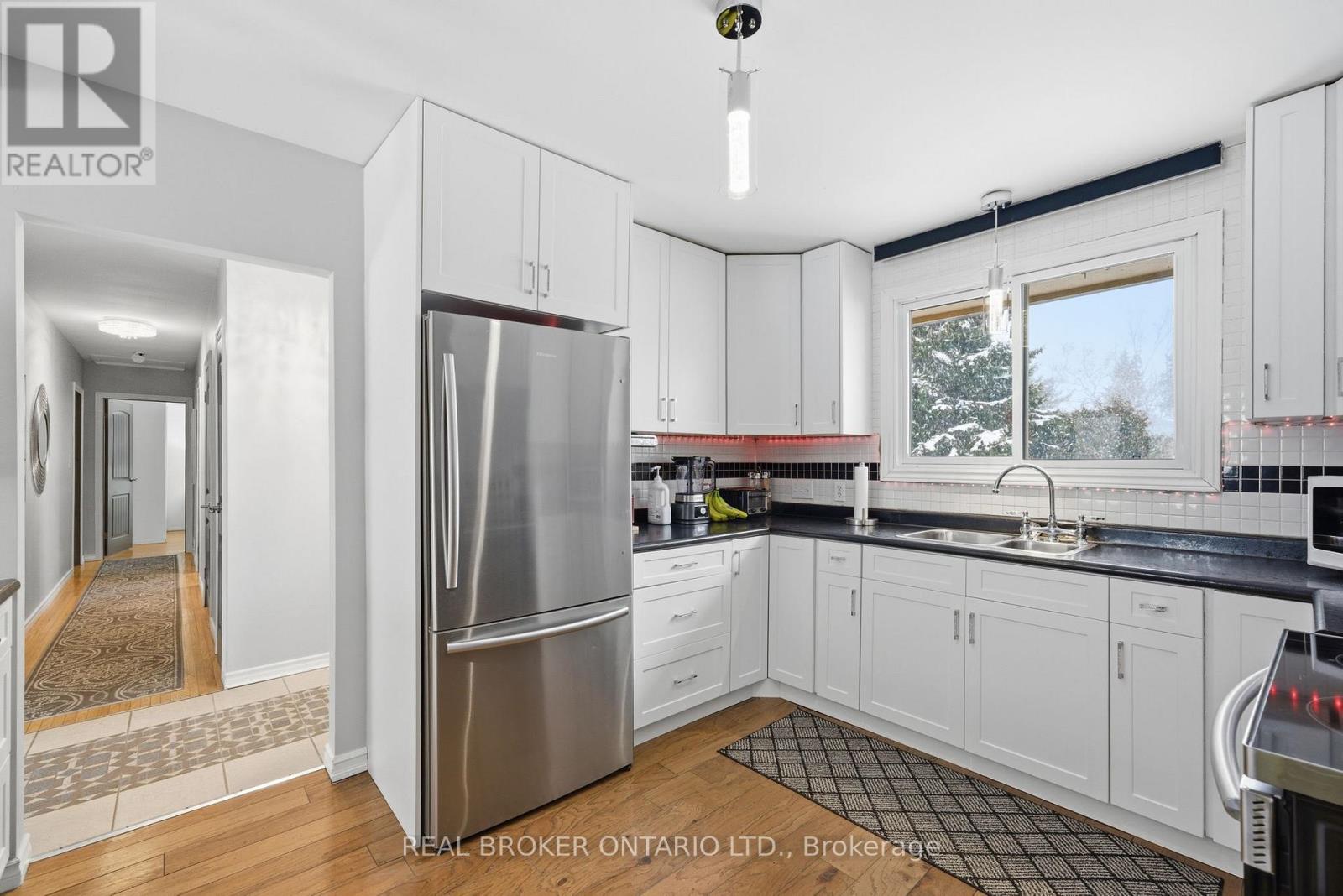 1157 LAKESHORE ROAD - 5