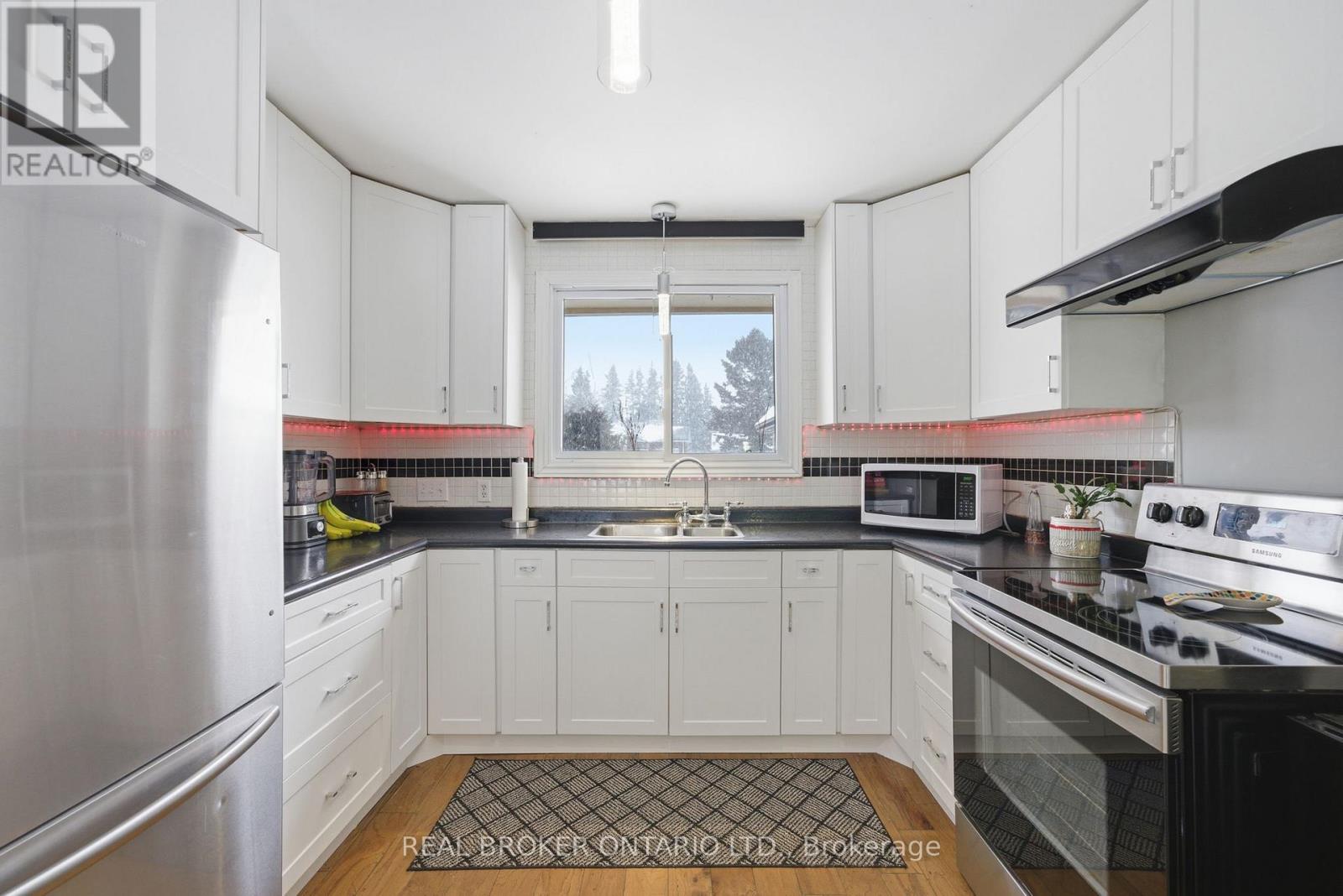 1157 LAKESHORE ROAD - 6