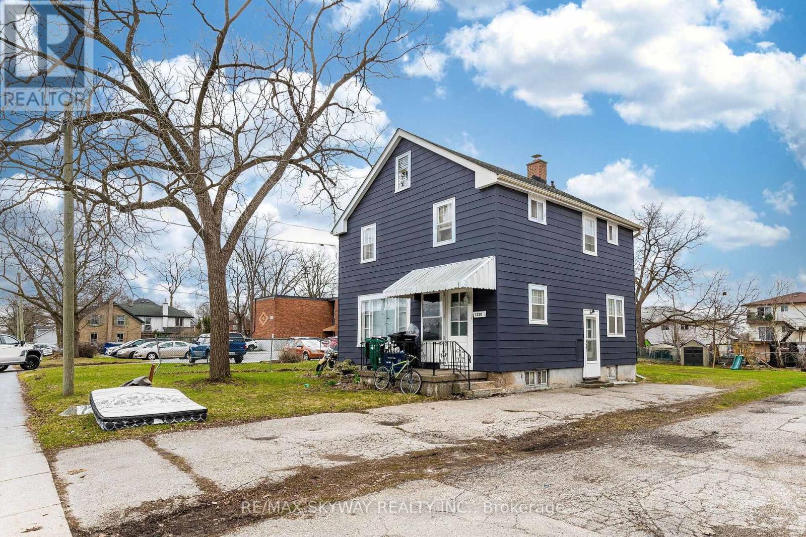 1230 DUKE STREET - 1