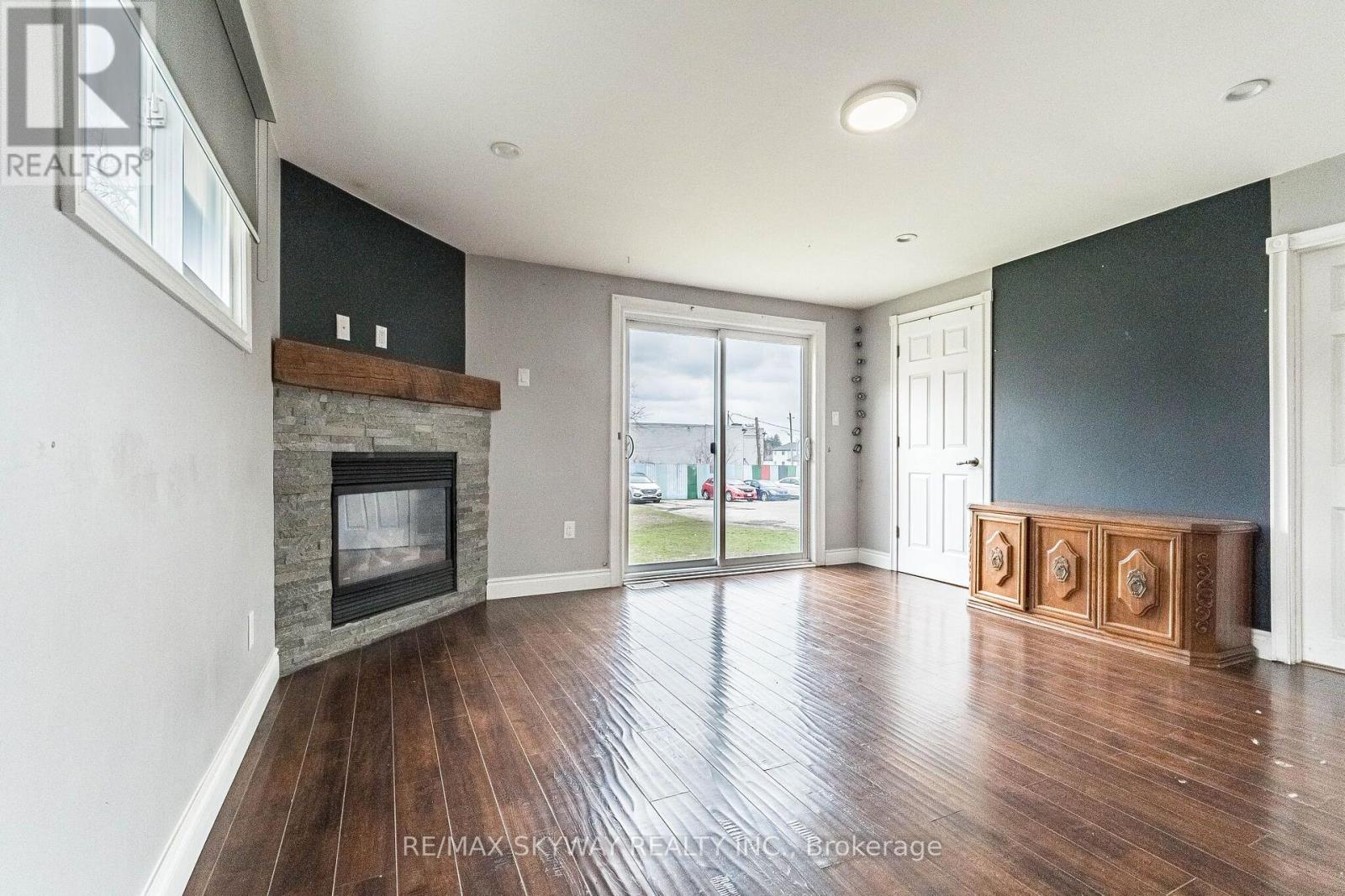 1230 DUKE STREET - 16
