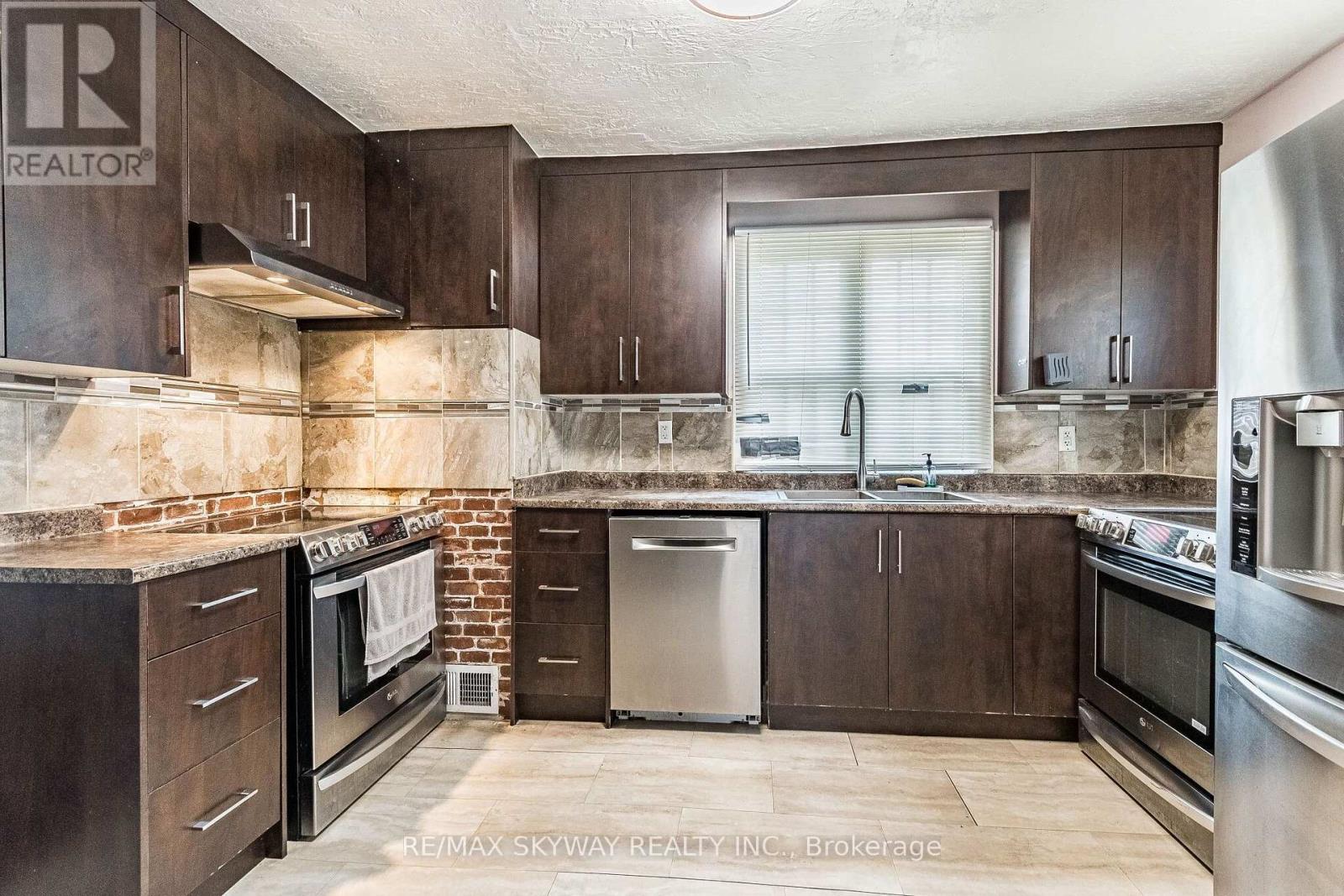 1230 DUKE STREET - 17