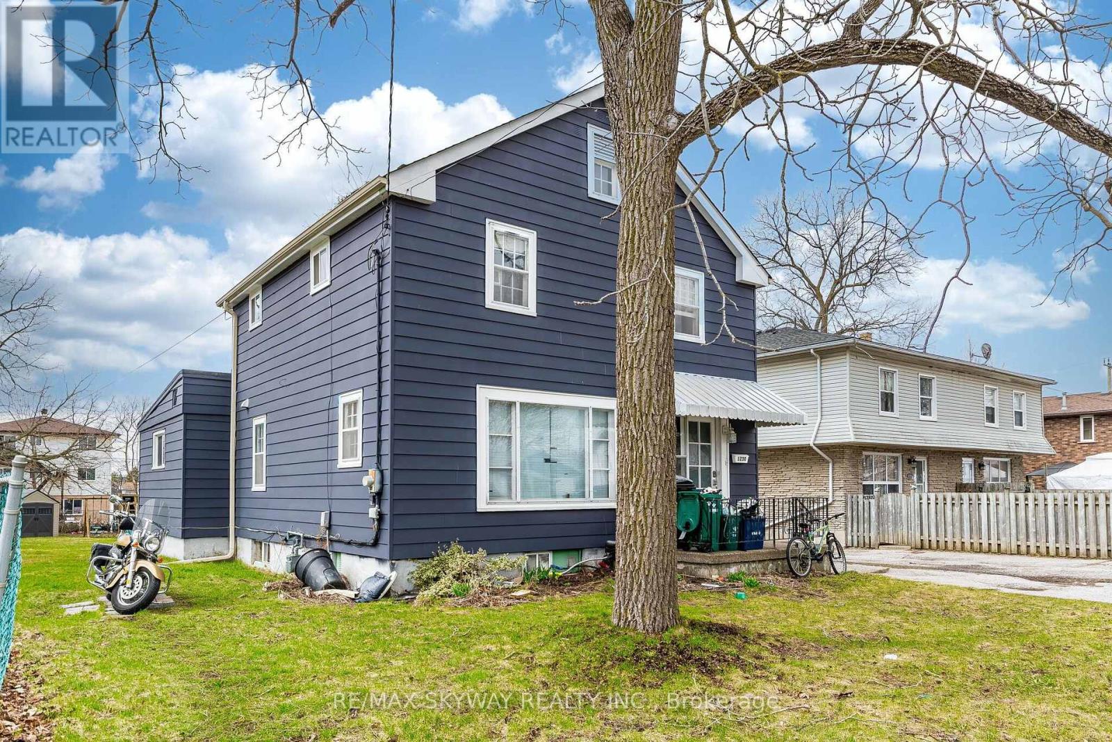 1230 DUKE STREET - 3
