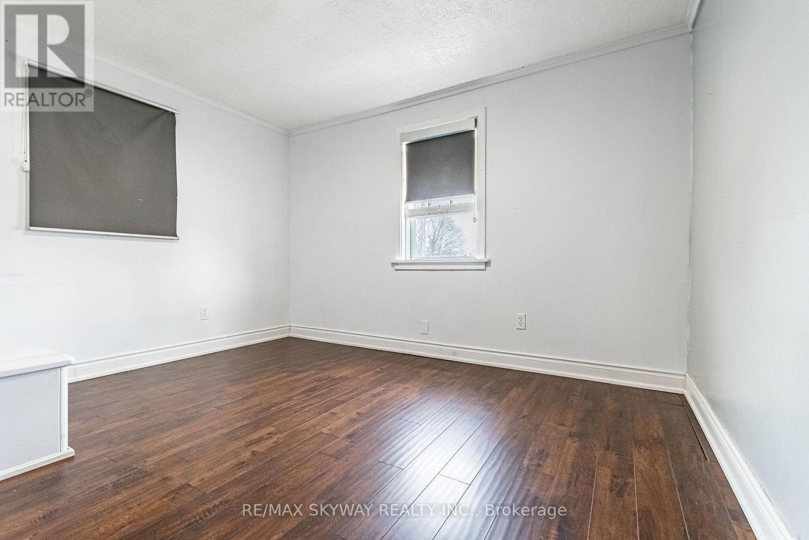 1230 DUKE STREET - 32