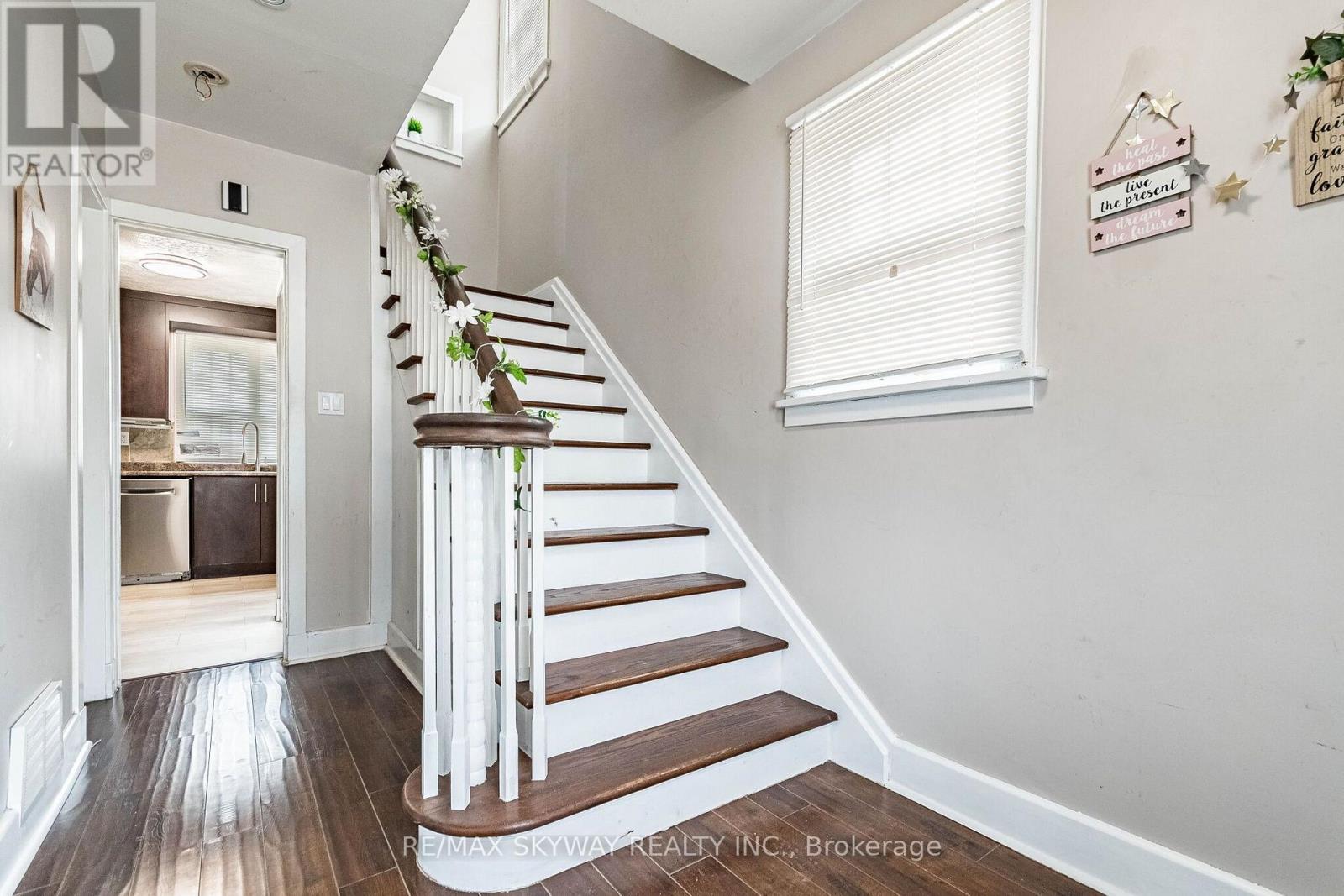 1230 DUKE STREET - 34