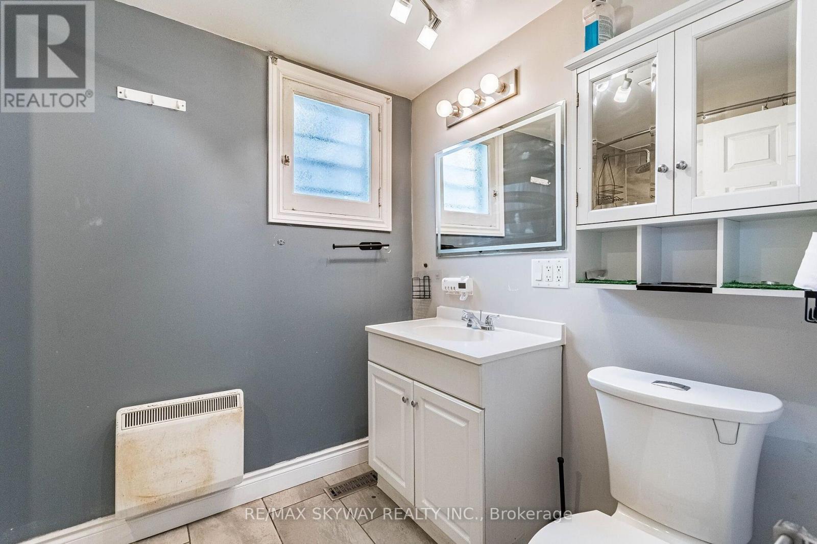 1230 DUKE STREET - 35