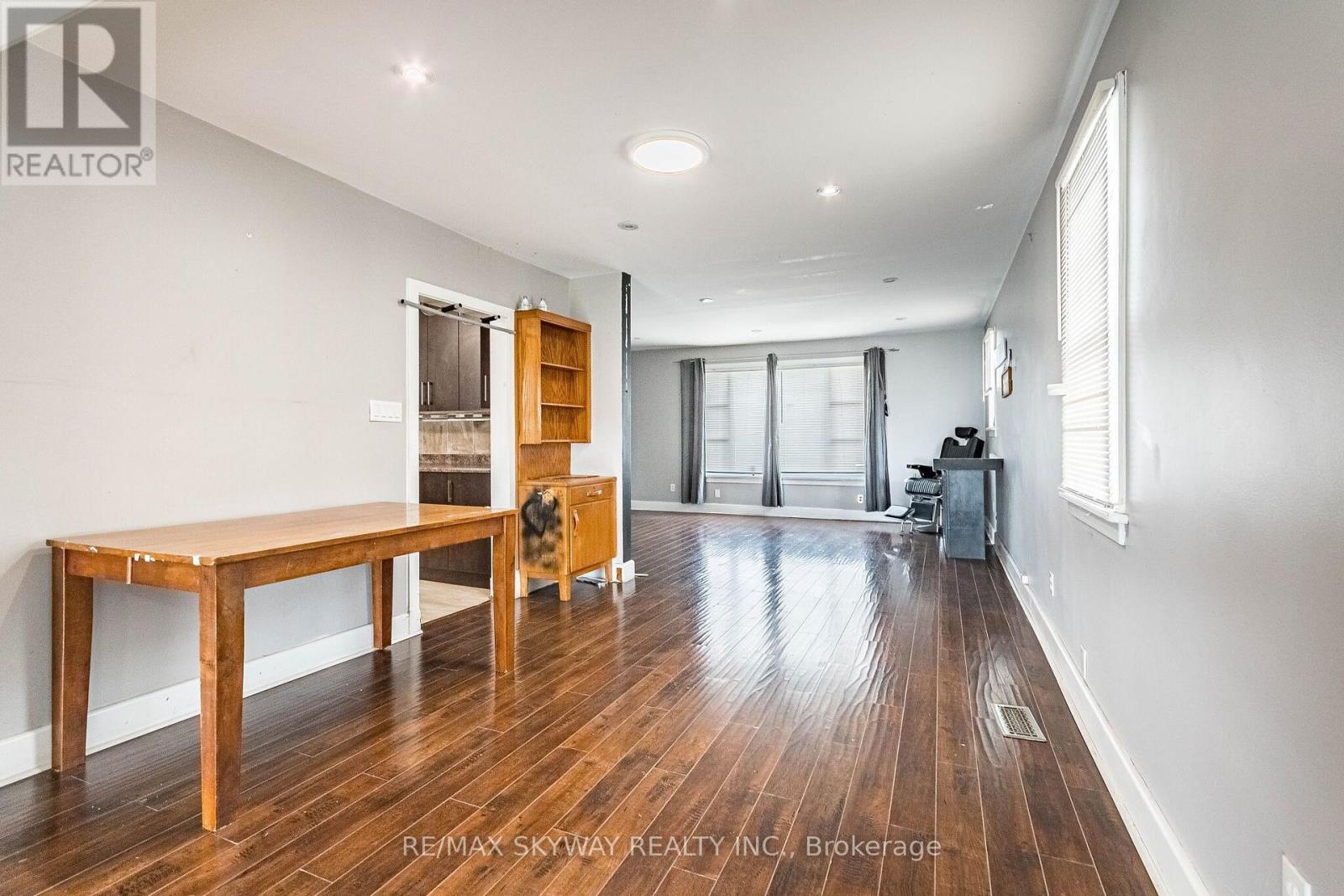 1230 DUKE STREET - 37