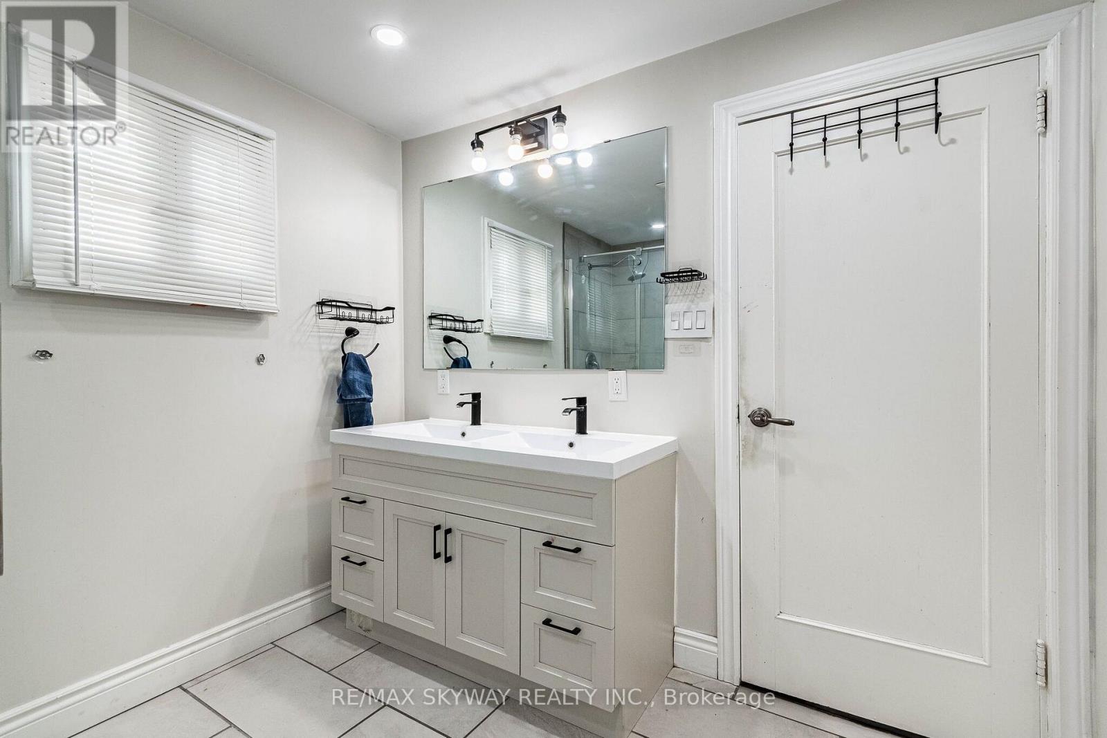 1230 DUKE STREET - 39