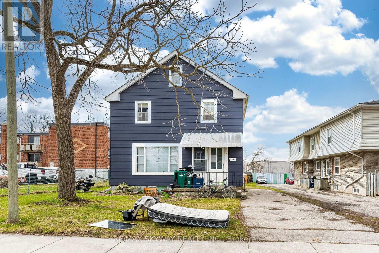 1230 DUKE STREET - 4