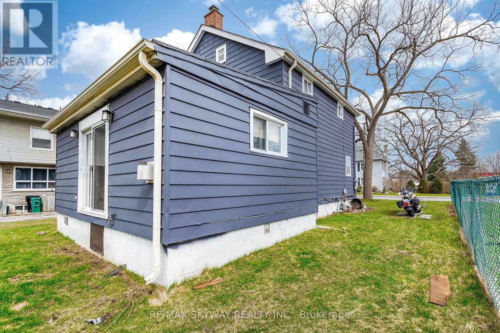 1230 DUKE STREET - 5