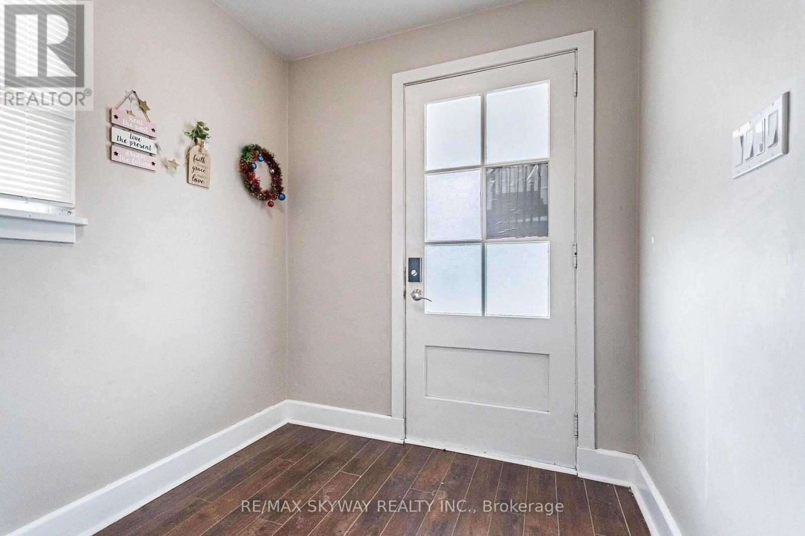 1230 DUKE STREET - 9
