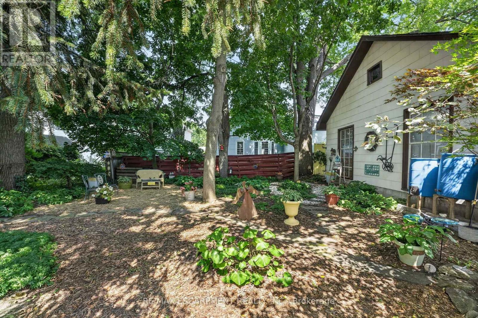 438 BROAD STREET W - Image 41