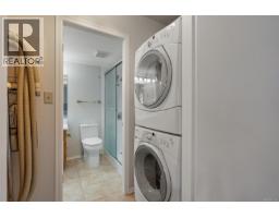 Ensuite - 1335 Rudlin St, Victoria, BC V8V3R9 Photo 15