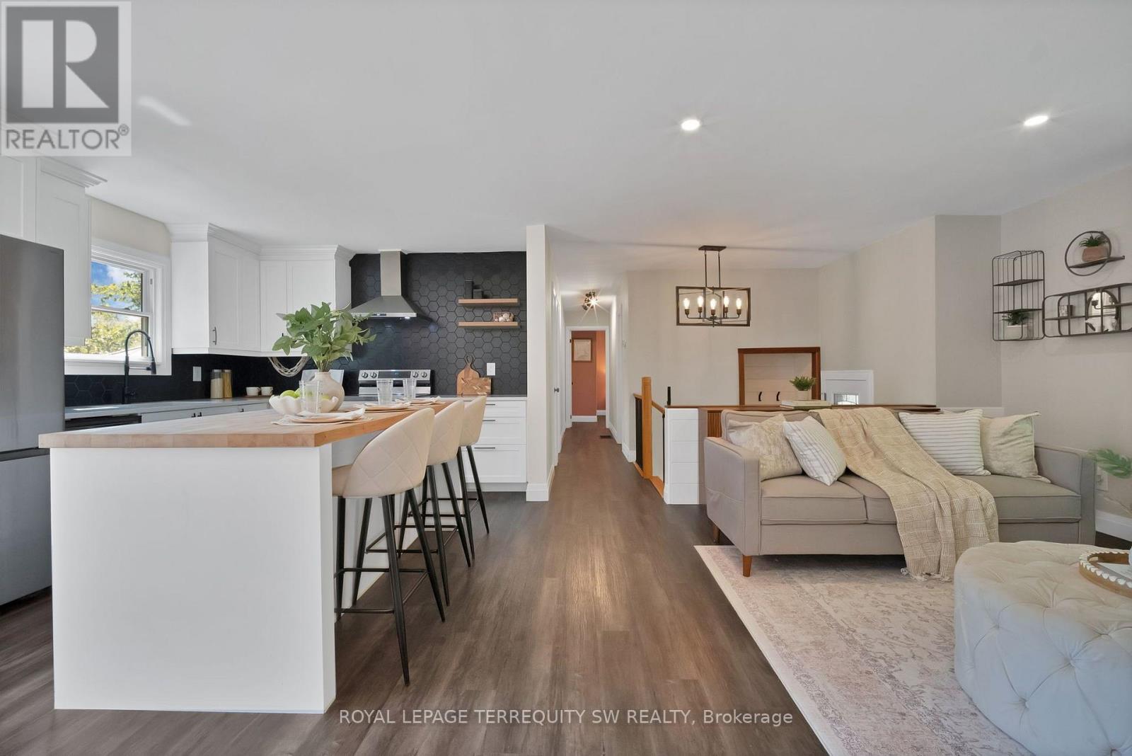 2249 WILLARD AVENUE - 18