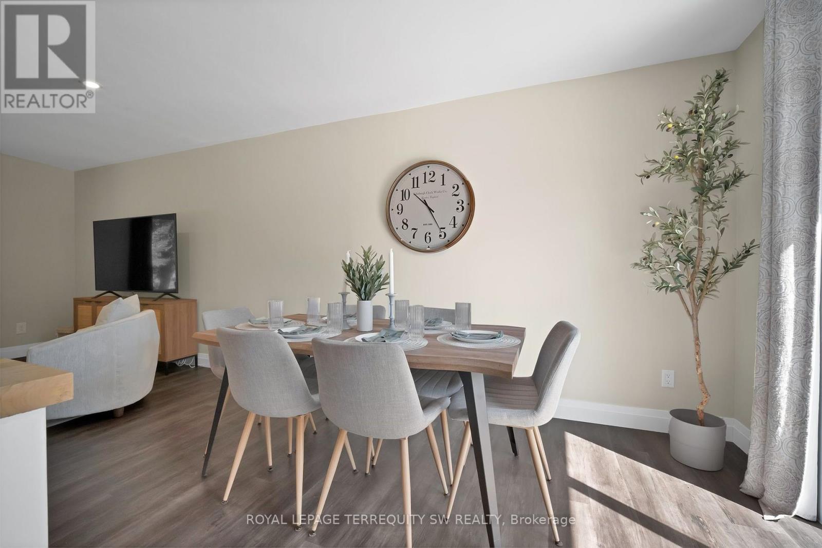 2249 WILLARD AVENUE - 22