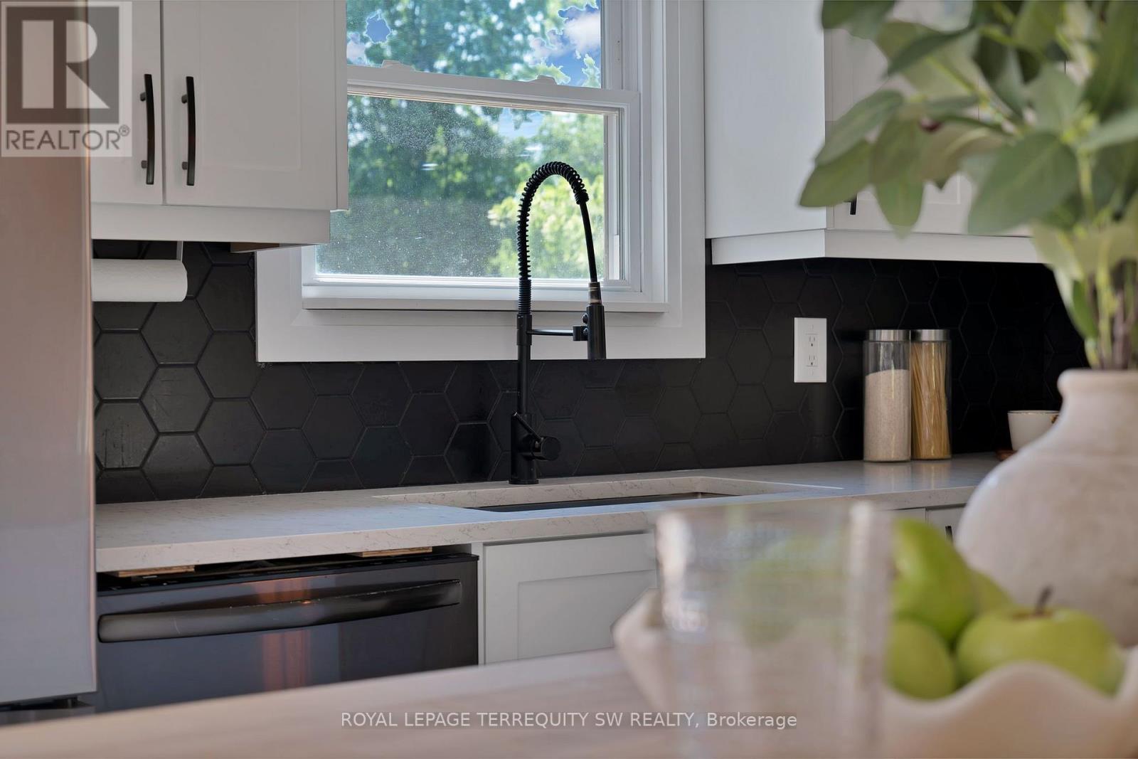 2249 WILLARD AVENUE - 29