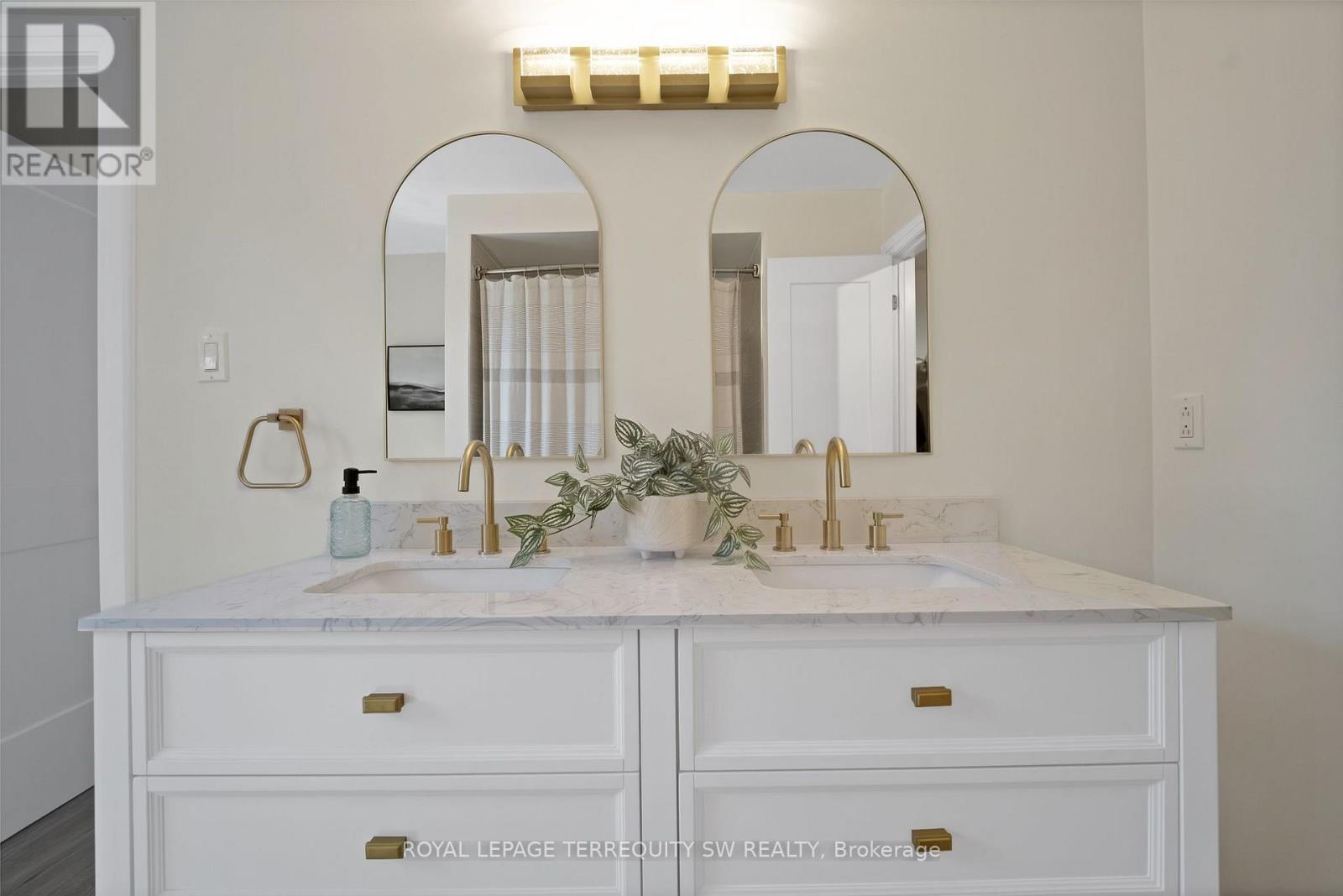 2249 WILLARD AVENUE - 36