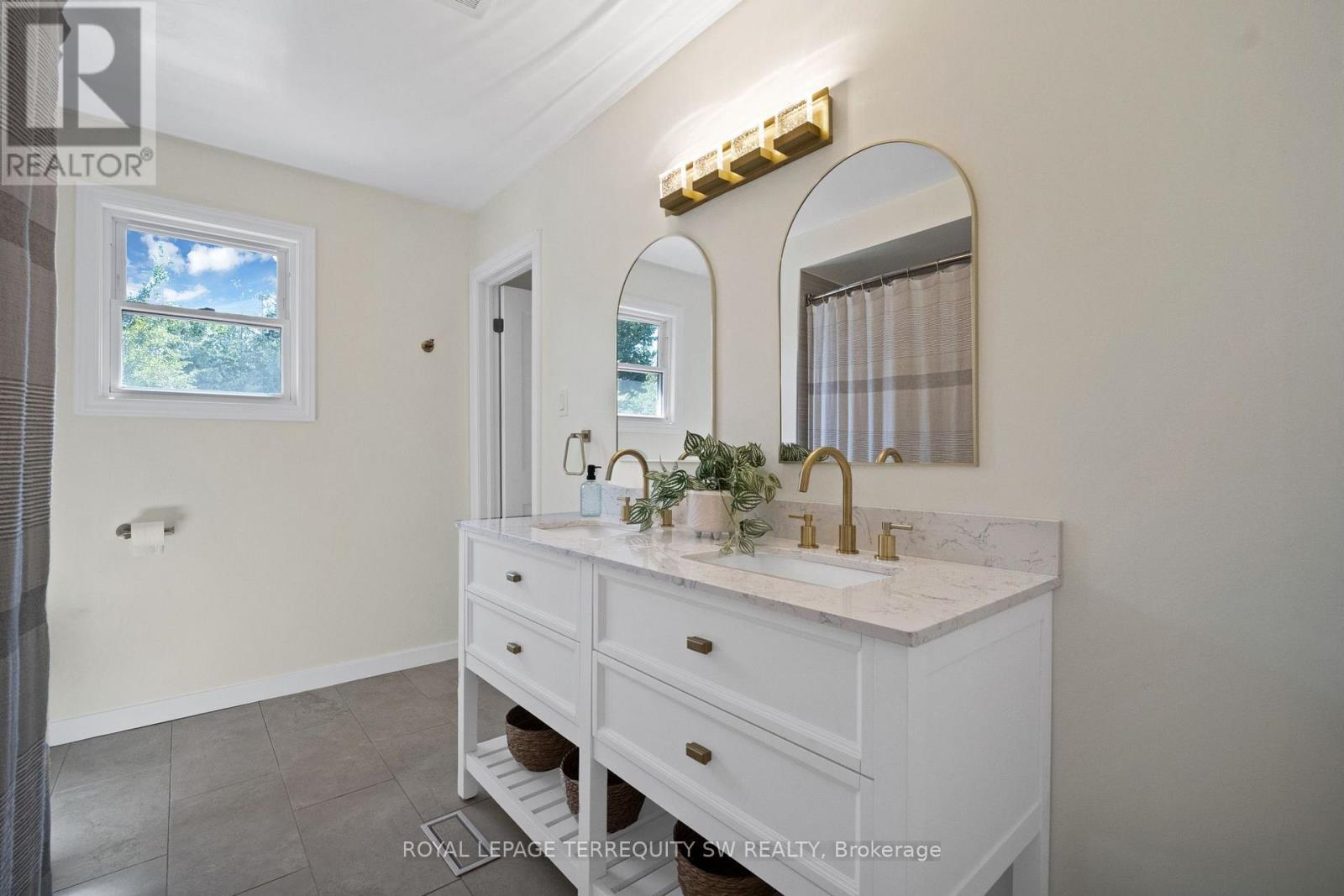 2249 WILLARD AVENUE - 38