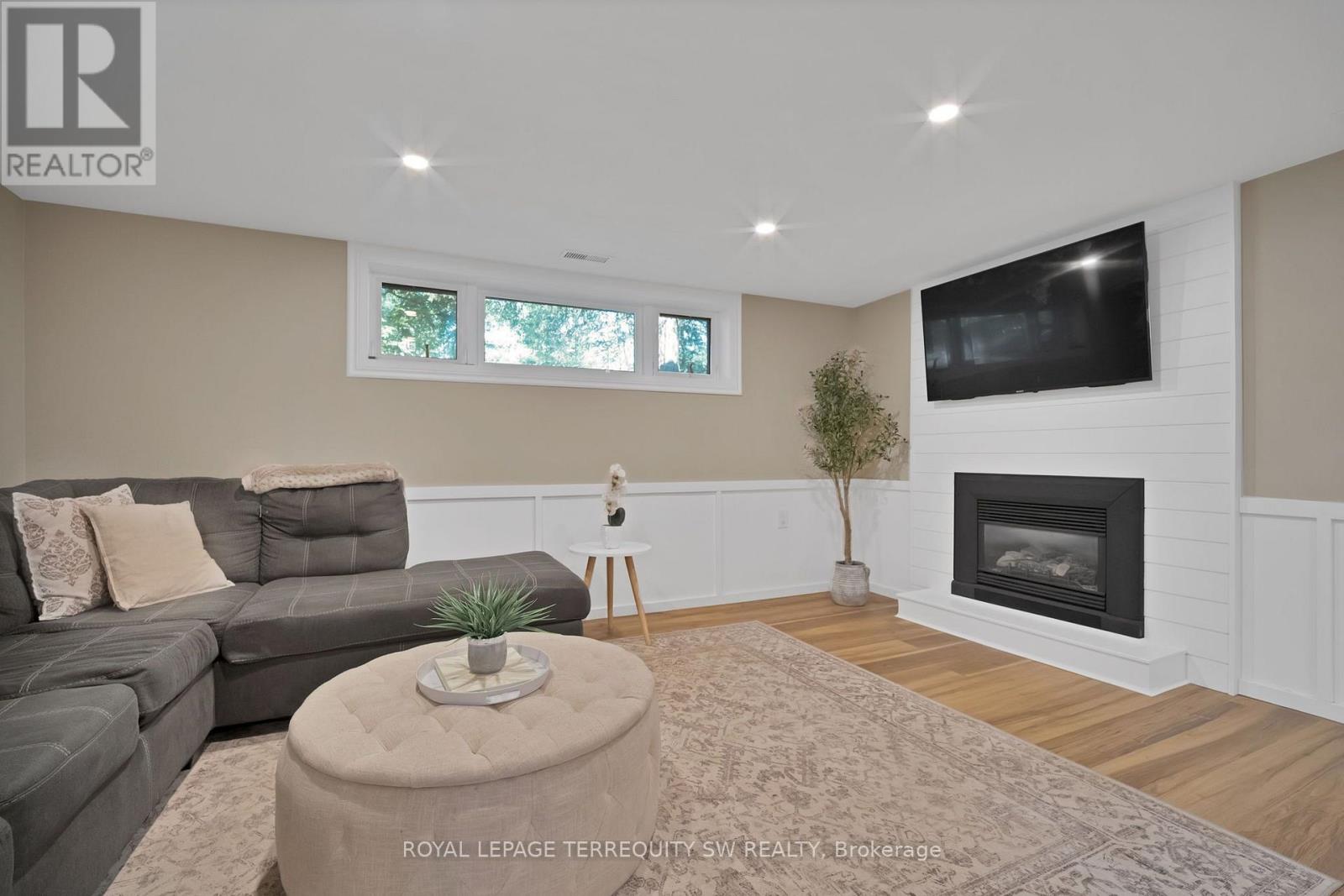 2249 WILLARD AVENUE - 45
