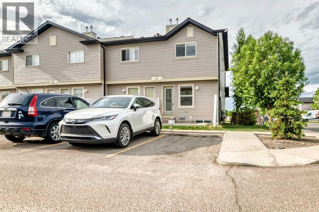 501 Saddlecrest Boulevard NE - 45