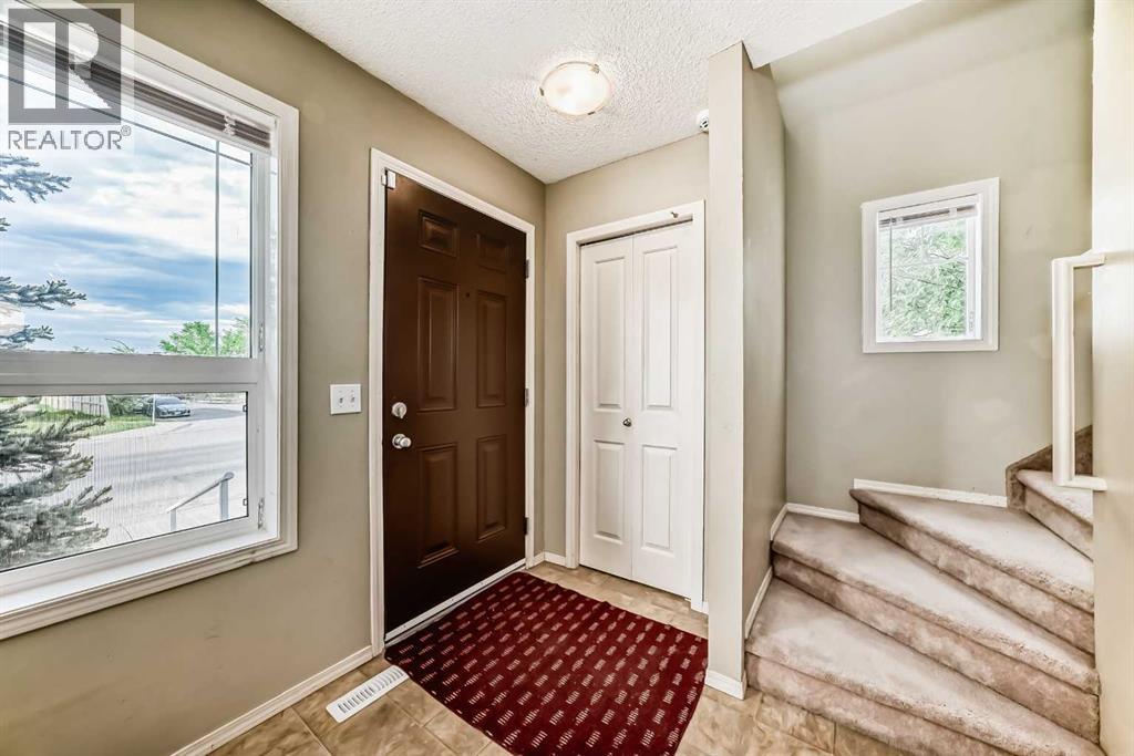501 Saddlecrest Boulevard NE - 4