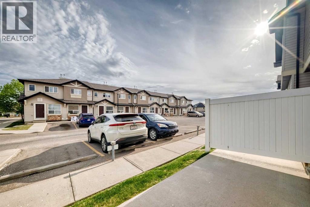 501 Saddlecrest Boulevard NE - 18