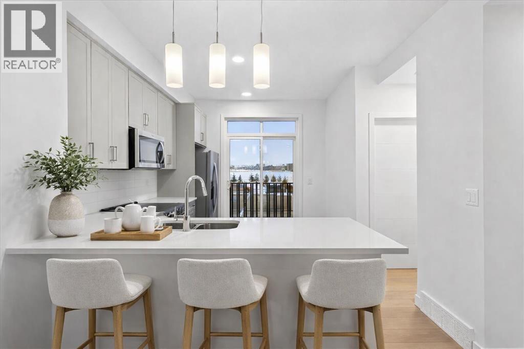 302, 30 Rochester View NW
