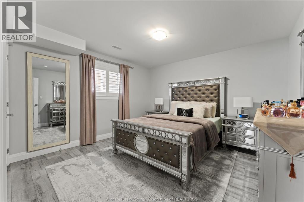 111 LAMBERT STREET - 31