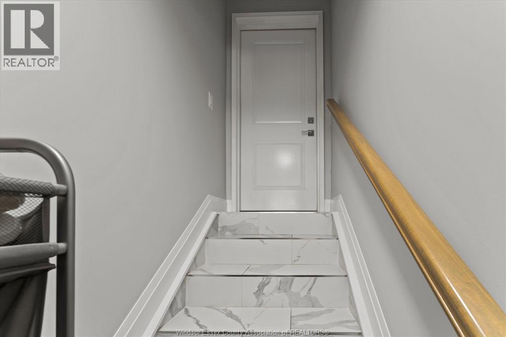 111 LAMBERT STREET - 35