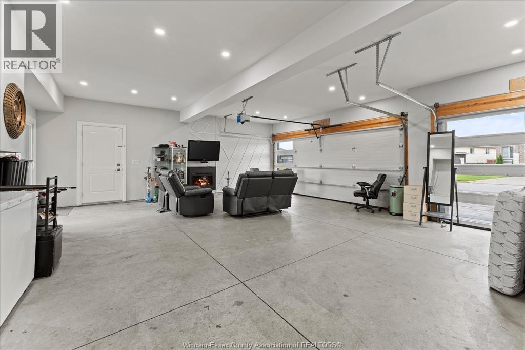 111 LAMBERT STREET - 36