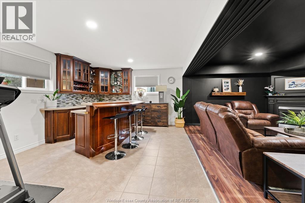 163 ANTONIO COURT - 24