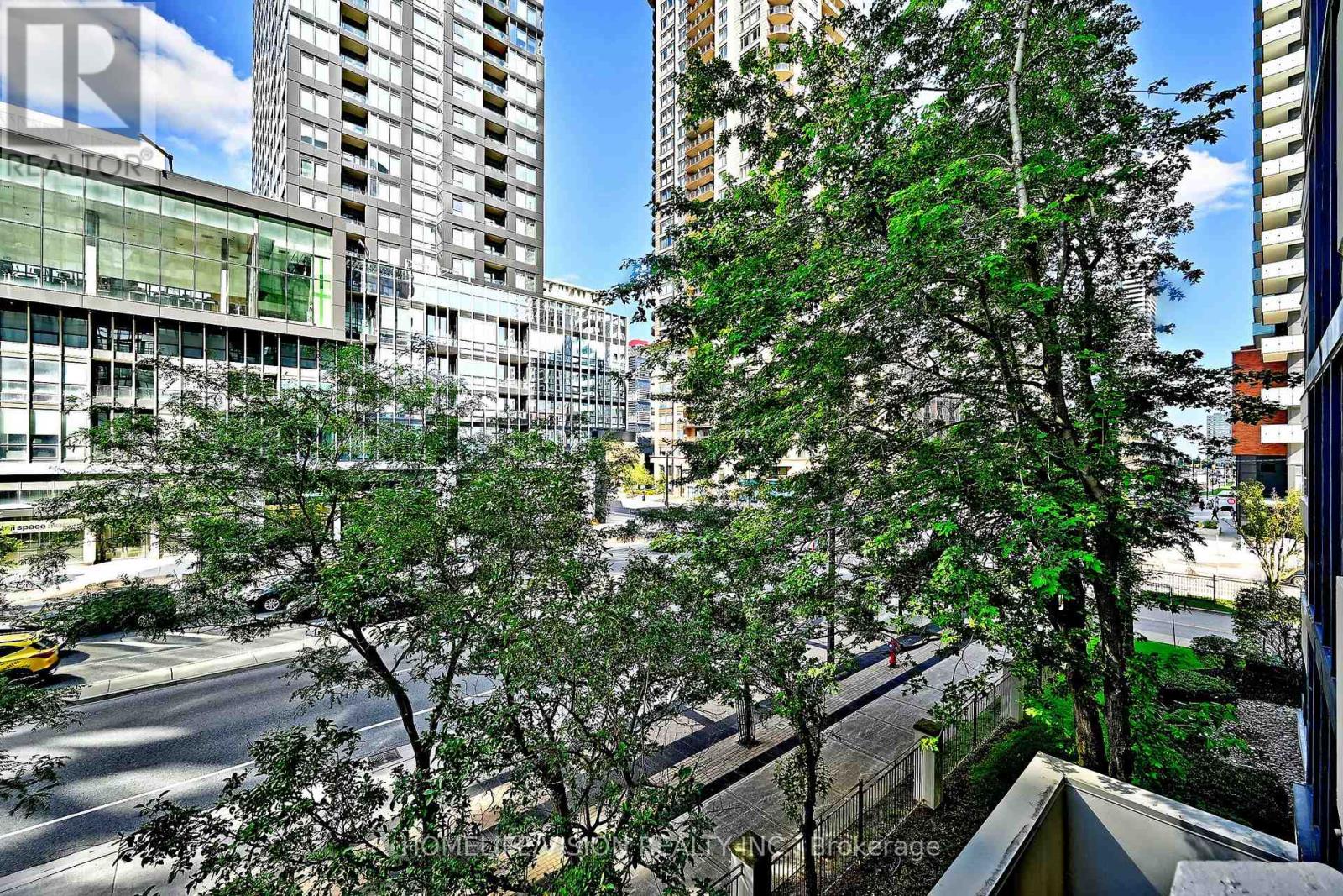 #306 330 RATHBURN ROAD W - 35