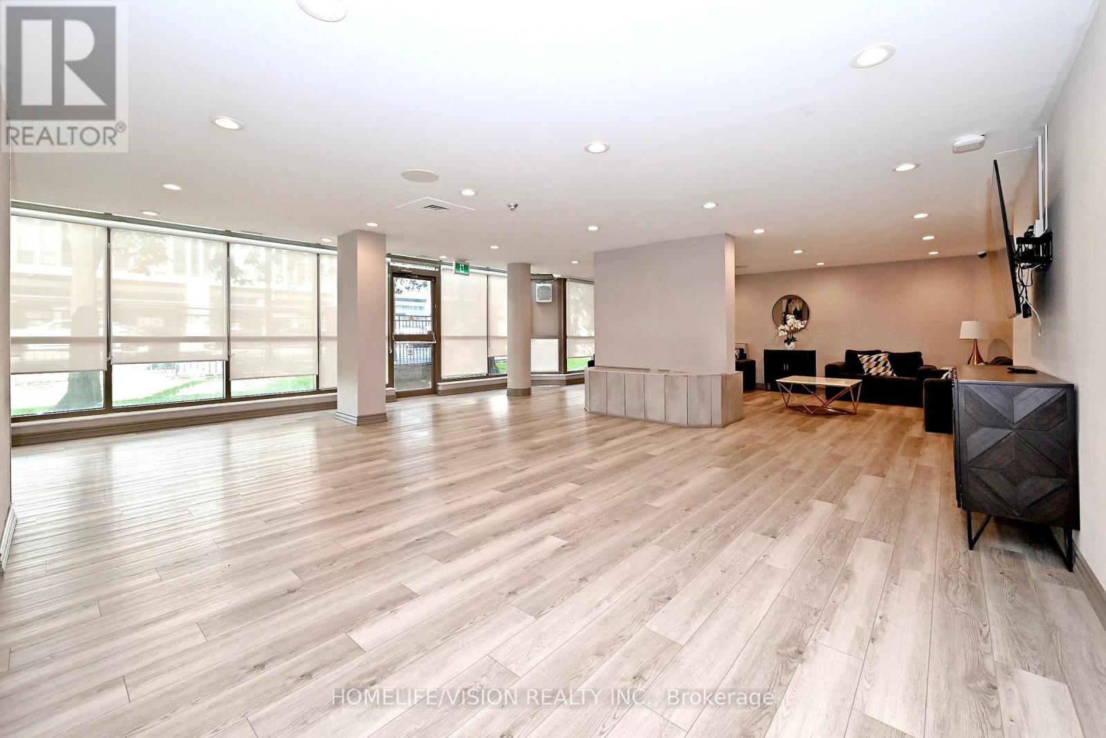 #306 330 RATHBURN ROAD W - 38