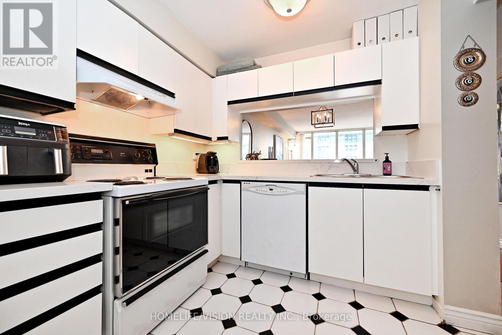 #306 330 RATHBURN ROAD W - 20