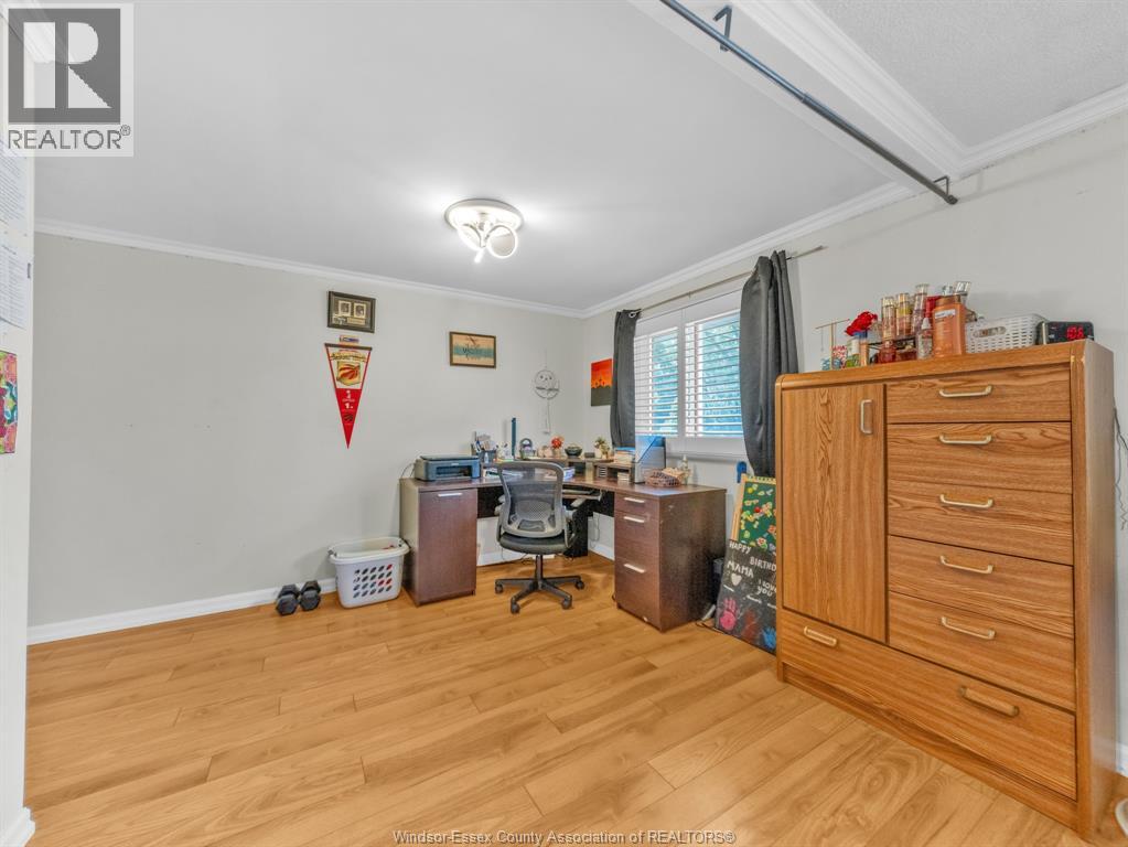 3149 ELMWOOD CRESCENT - 19