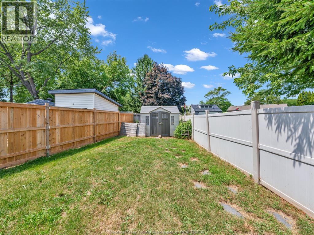 3149 ELMWOOD CRESCENT - 34