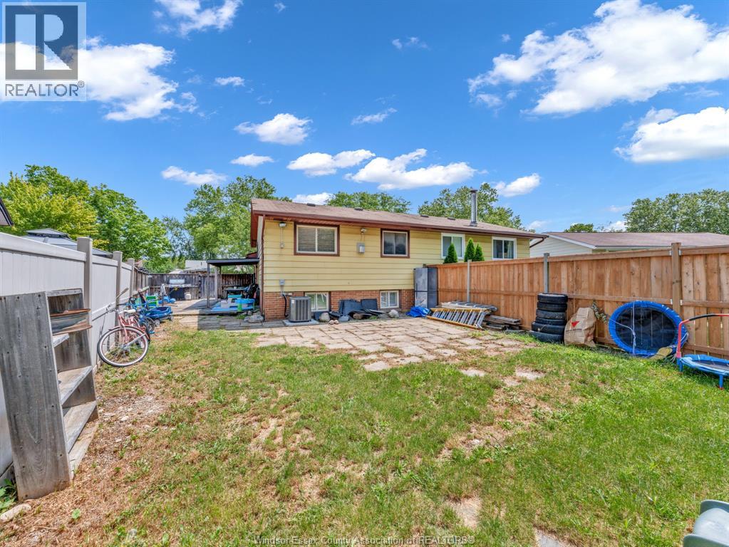 3149 ELMWOOD CRESCENT - 35
