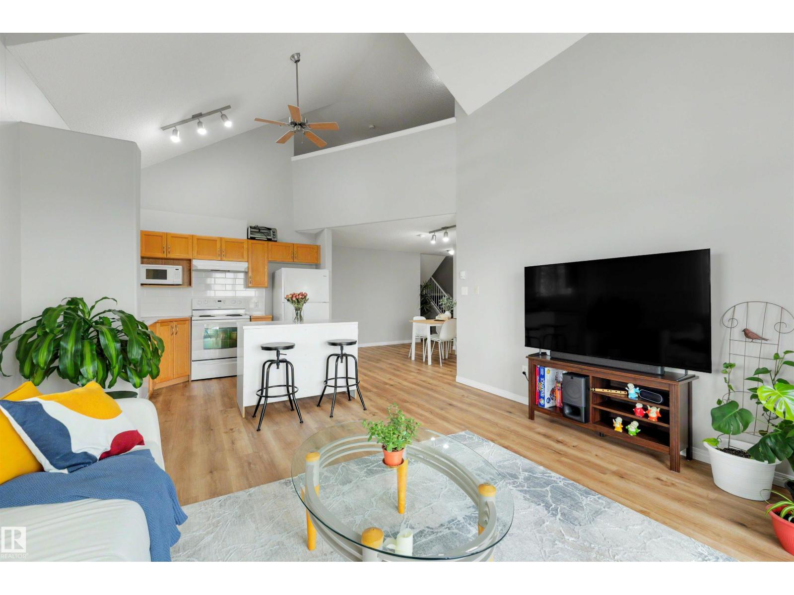 #427 3425 19 ST NW - 12