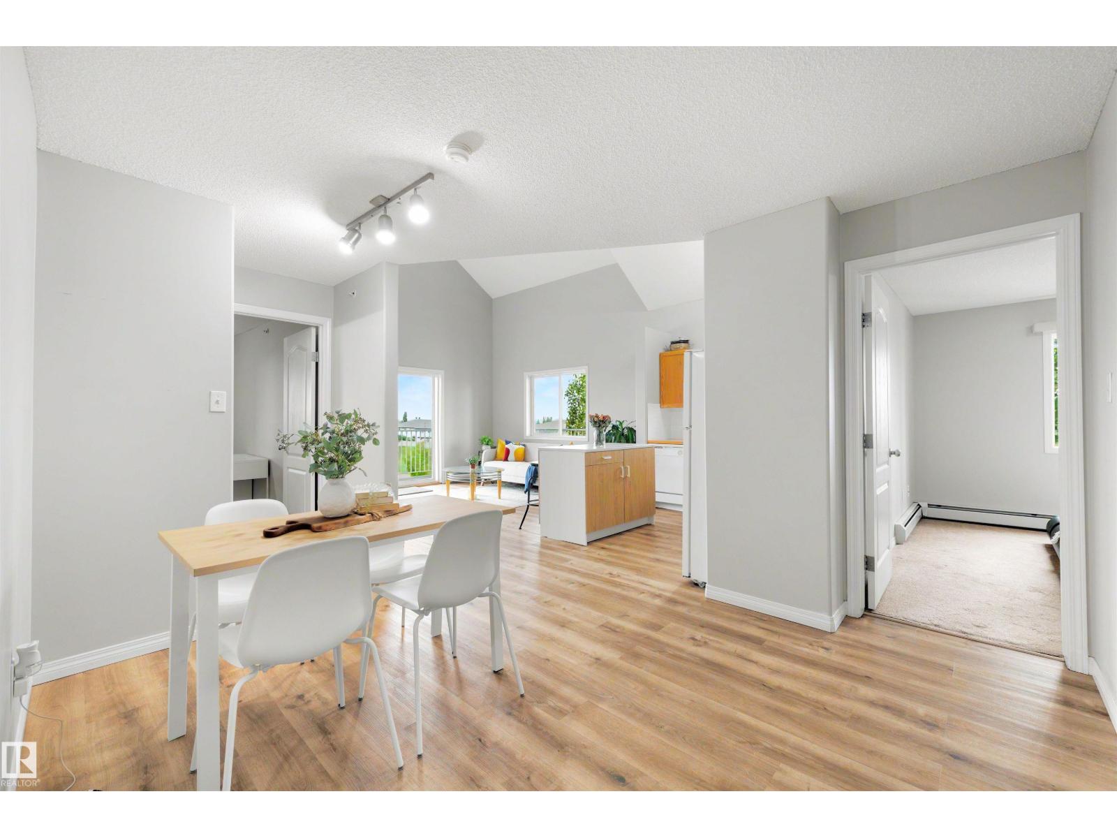 #427 3425 19 ST NW, Wild Rose, Edmonton photo 4