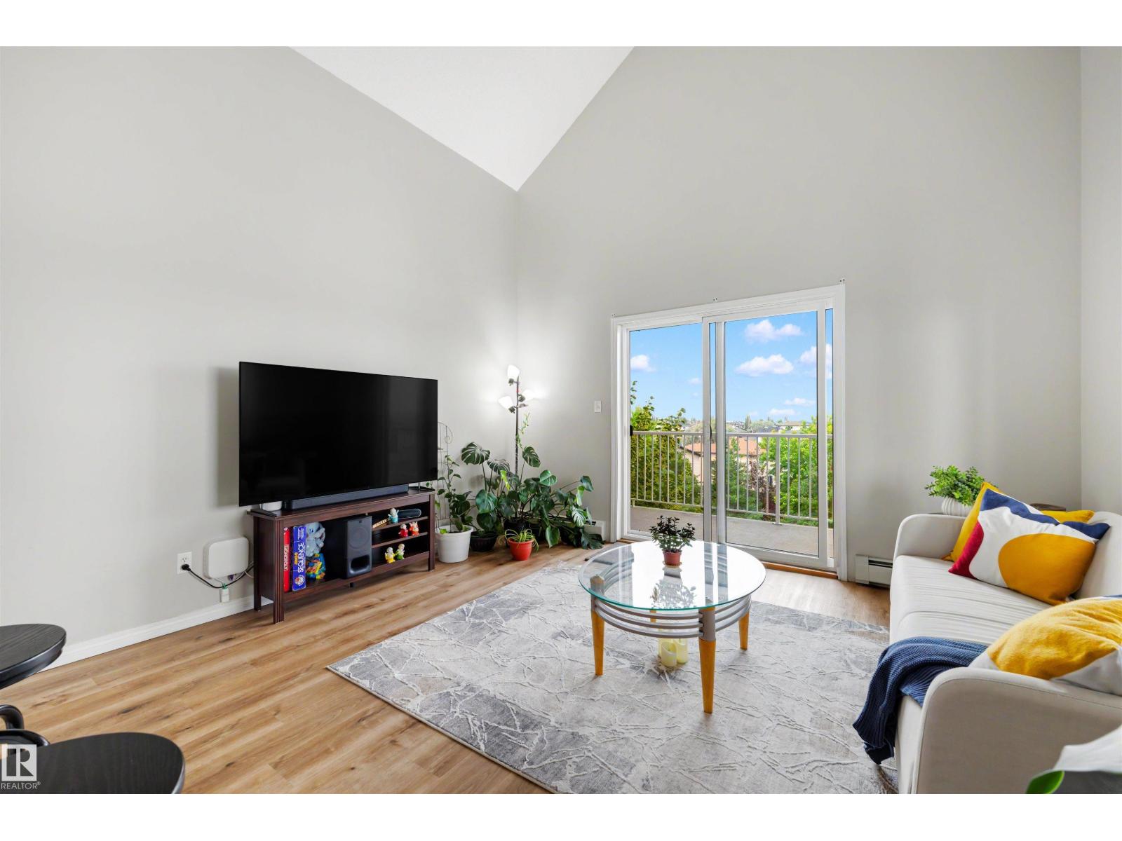 #427 3425 19 ST NW - 11
